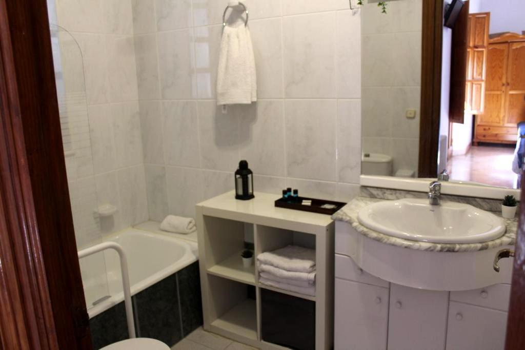 Hotel La Zubia , Granada מראה חיצוני תמונה
