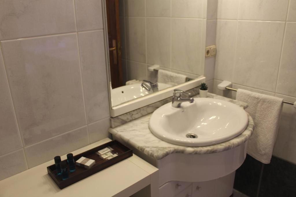 Hotel La Zubia , Granada מראה חיצוני תמונה